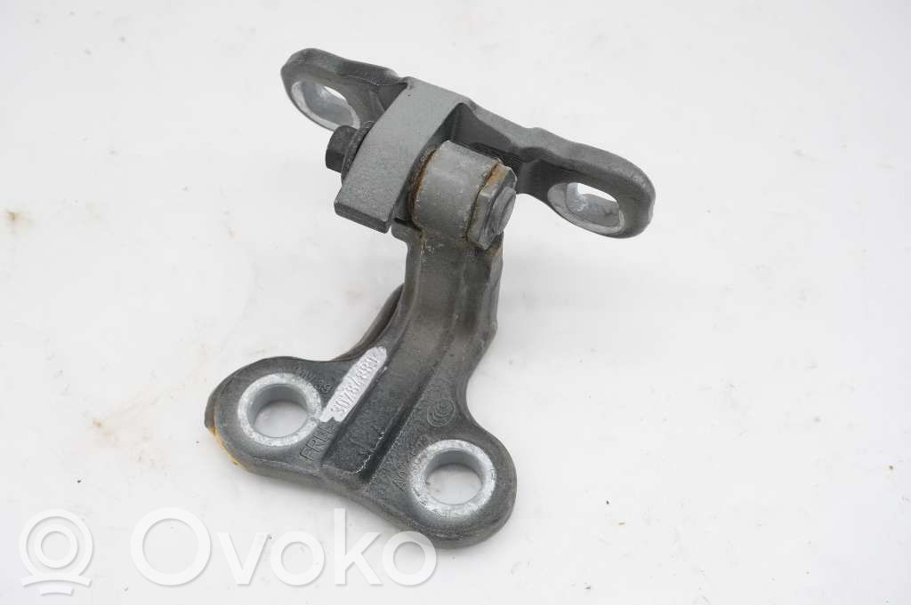 Volvo V50 Front door lower hinge 