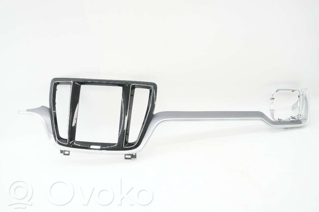 Volvo V60 Radio/GPS head unit trim 
