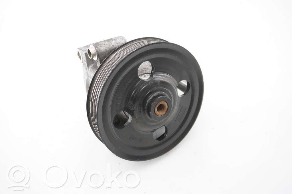 Ford Mondeo MK IV Ohjaustehostimen pumppu 