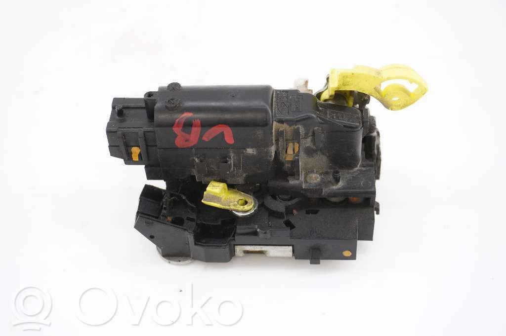 Dacia Duster Rear door lock 