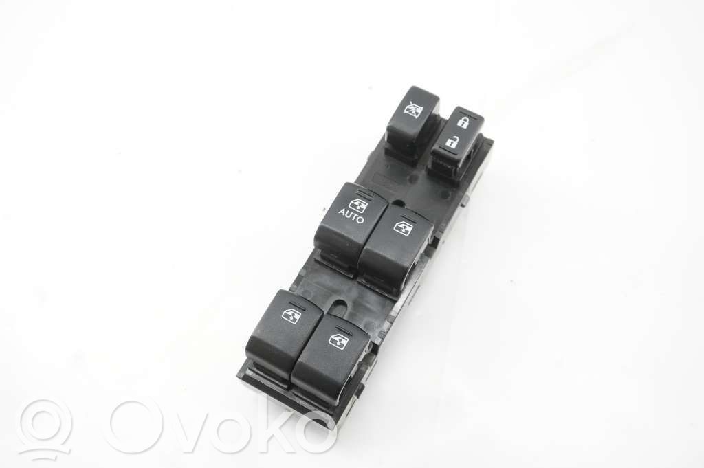 Subaru Forester SJ Electric window control switch 