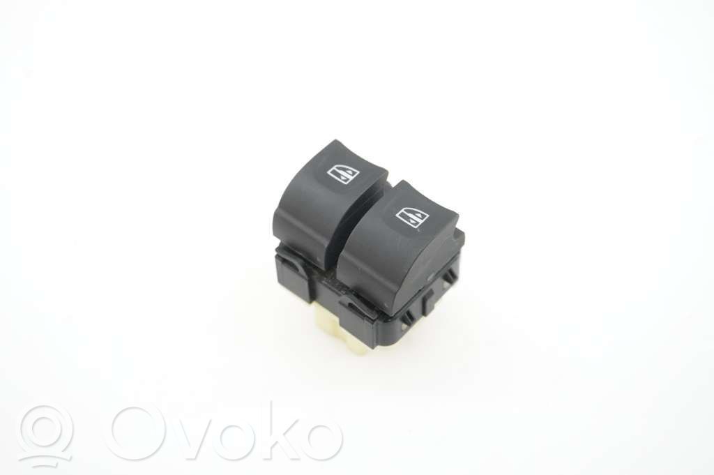 Dacia Duster Electric window control switch 