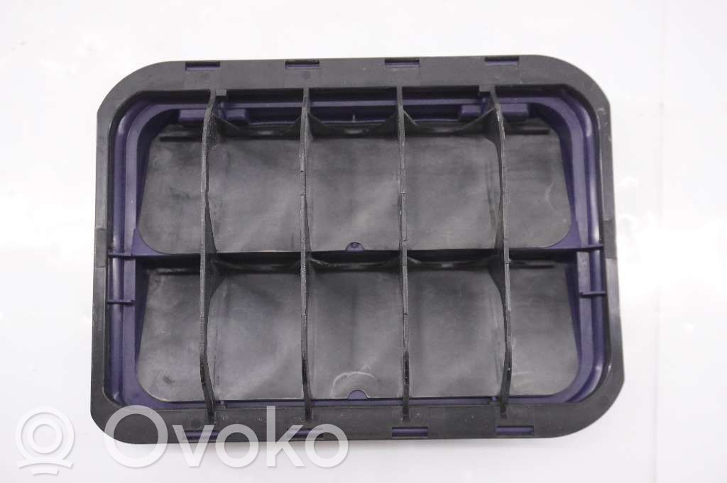 Citroen C5 Quarter panel pressure vent 