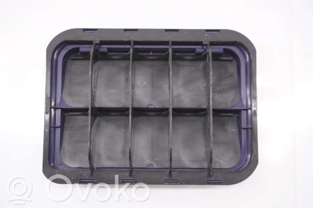 Citroen C5 Quarter panel pressure vent 