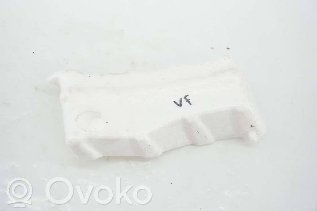 Volvo V40 Путопласт бампера 