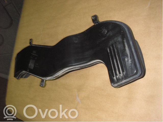 Volvo V50 Konepellin säleikkö 
