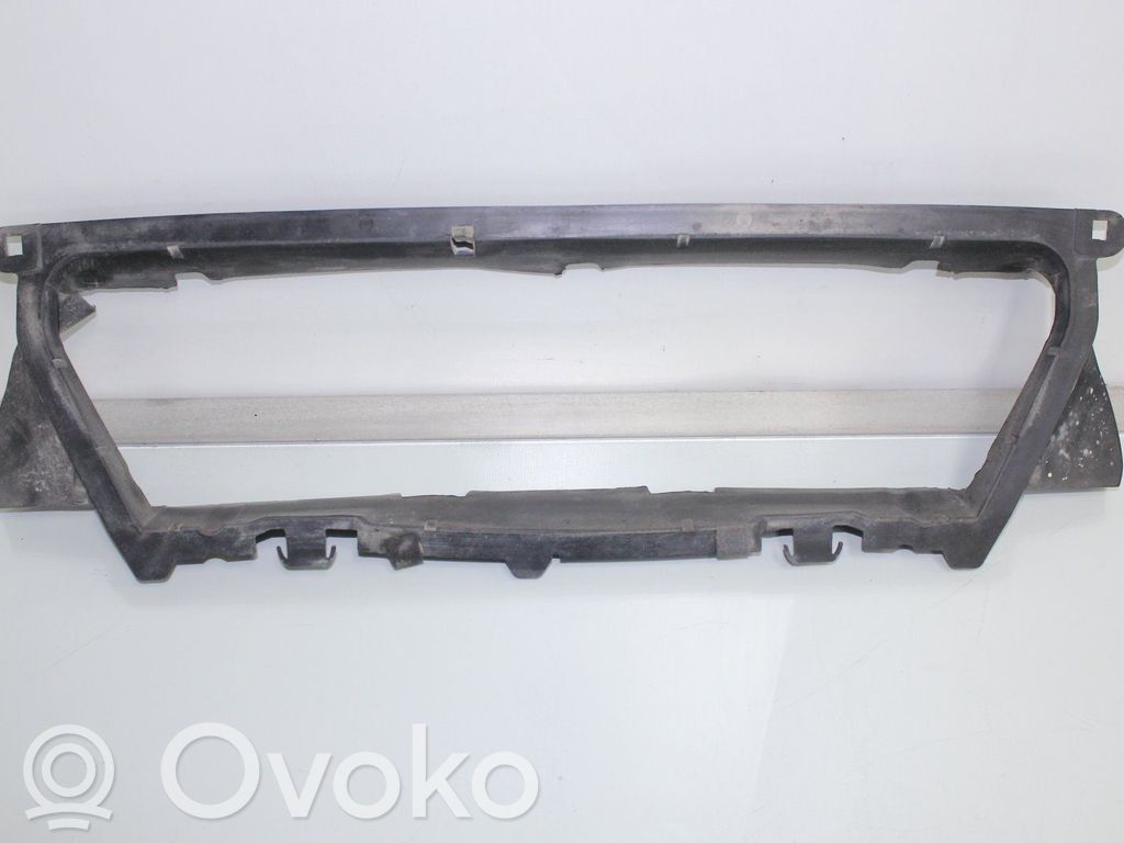 Volvo V70 Radiatoriaus oro nukreipėjas (-ai) 