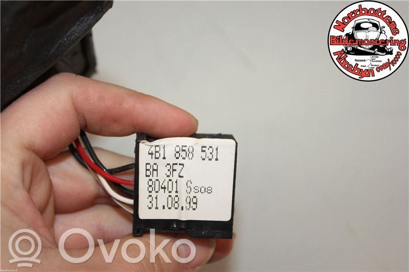 Audi A6 S6 C5 4B Elektryczne lusterko boczne drzwi przednich 