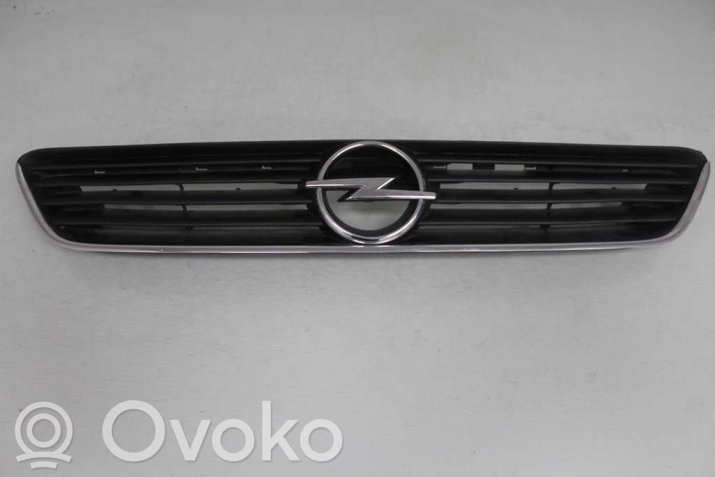Opel Astra G Etupuskurin alempi jäähdytinsäleikkö 