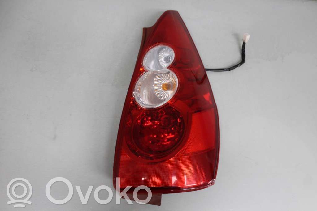 Mazda 5 Aizmugurējais lukturis virsbūvē 