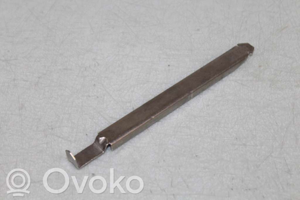 Volvo V50 Ajovalon kannake 