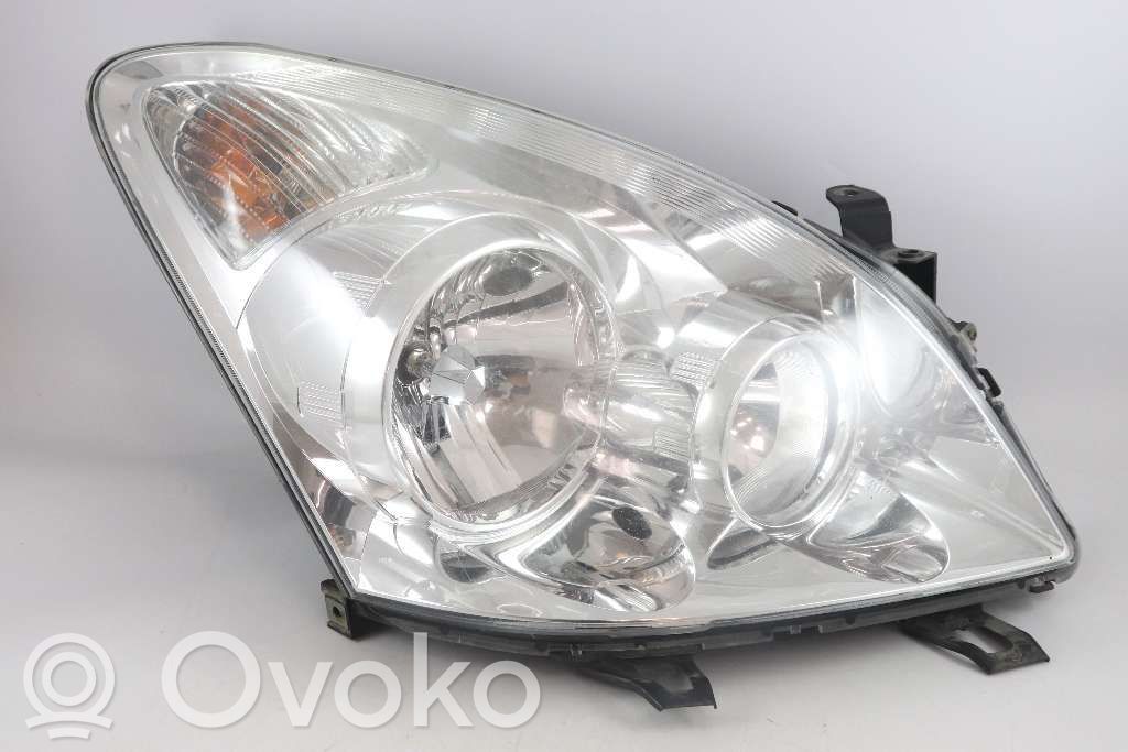 Toyota Corolla Verso AR10 Scheinwerfer 