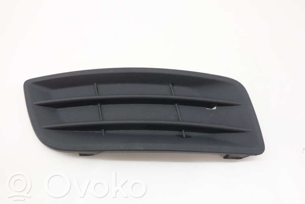 Volvo V50 Etusumuvalon ritilä 