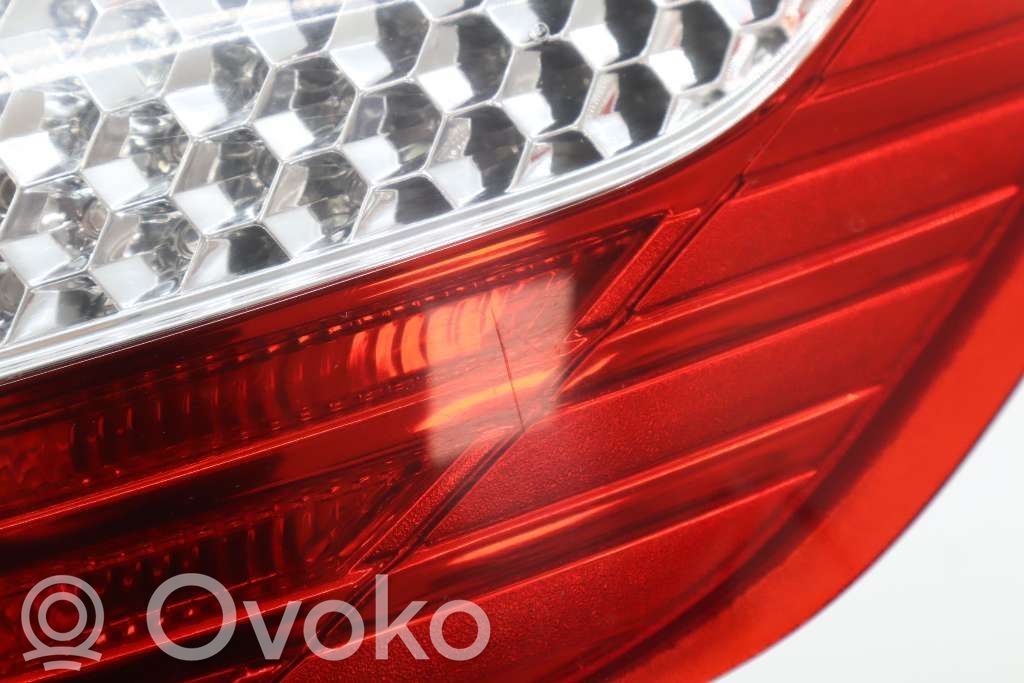 Ford Mondeo MK IV Lampă spate în caroserie 