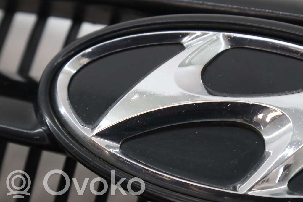 Hyundai Matrix Etupuskurin alempi jäähdytinsäleikkö 