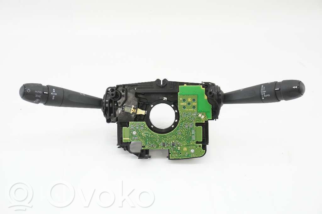 Citroen Berlingo Interruptor/palanca de limpiador de luz de giro 