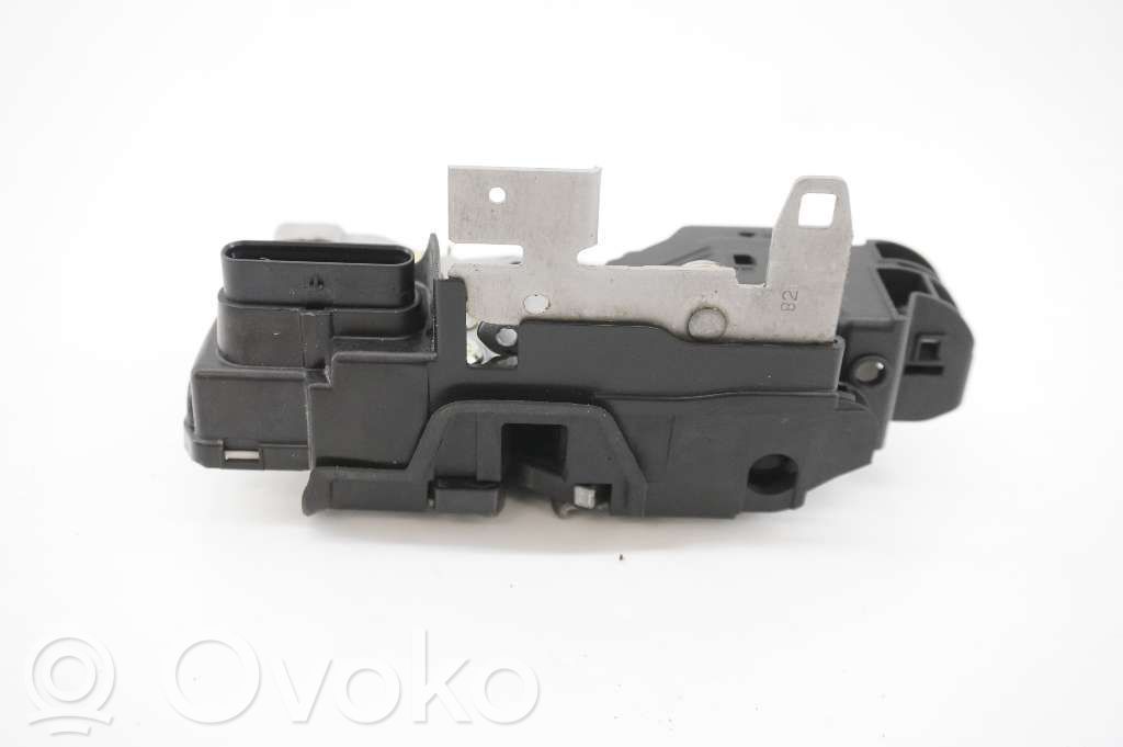 Volvo S90, V90 Serratura portiera anteriore 