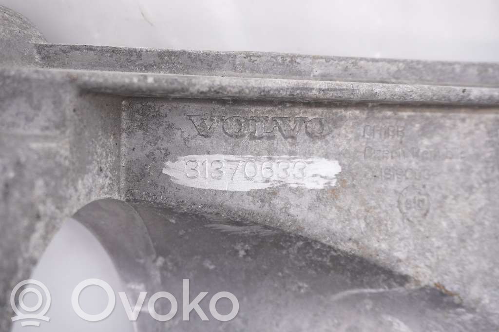 Volvo S90, V90 Staffa/supporto di montaggio della marmitta 