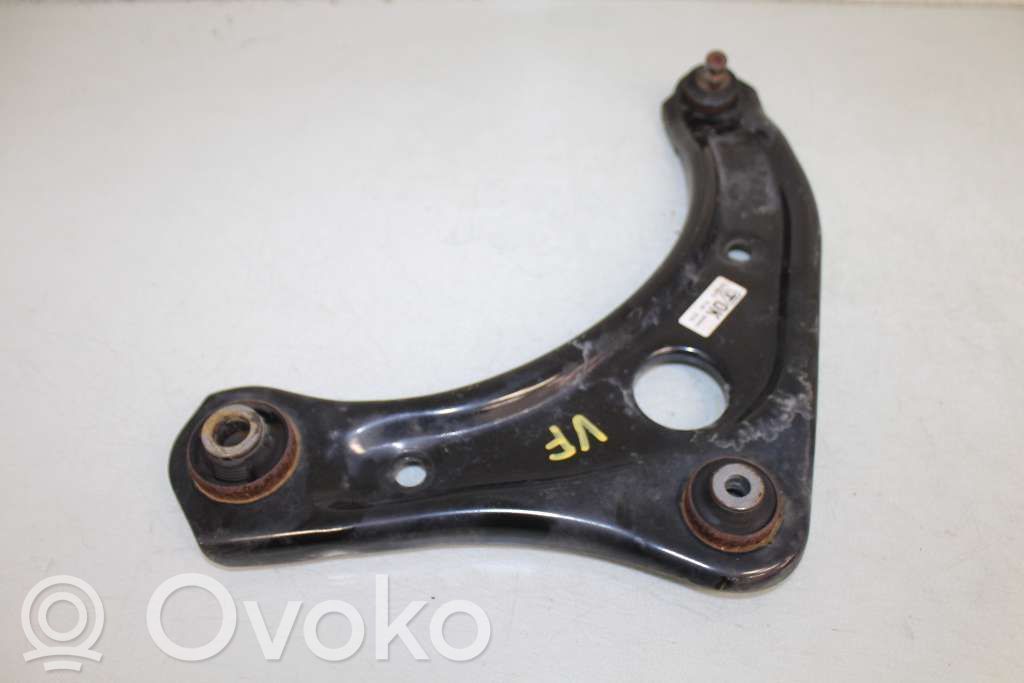 Nissan Note (E12) Front lower control arm/wishbone 