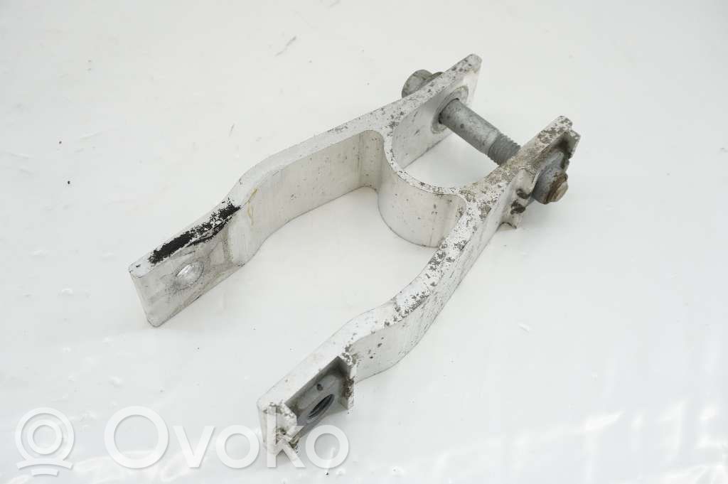 Engine mounting bracket   32139982,31339951