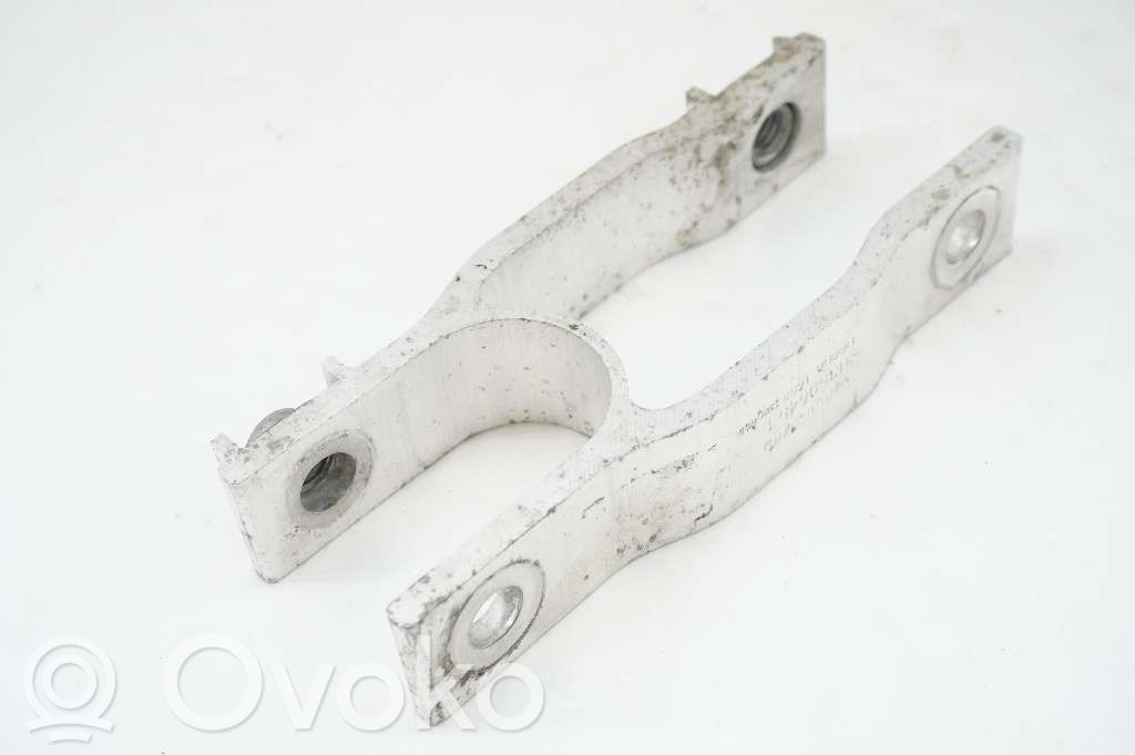 Volvo V40 Cross country Engine mounting bracket 