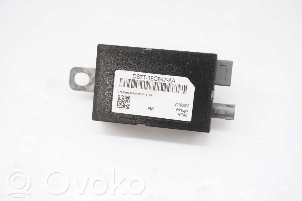 Pystyantennivahvistin   DS7T18C847AA