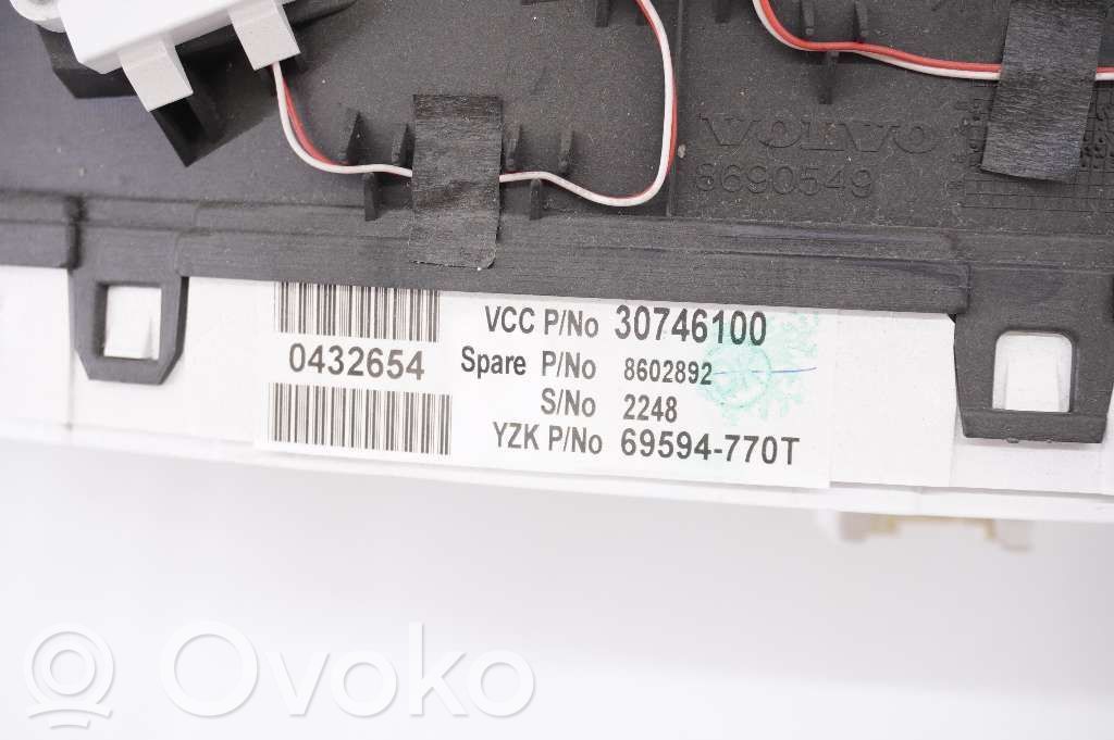 Volvo V70 Nopeusmittari (mittaristo) 