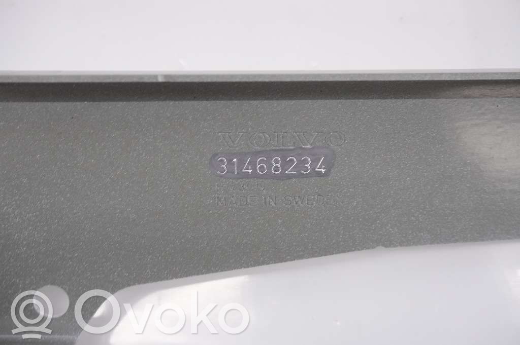 Volvo V60 Lokasuojan kannake 
