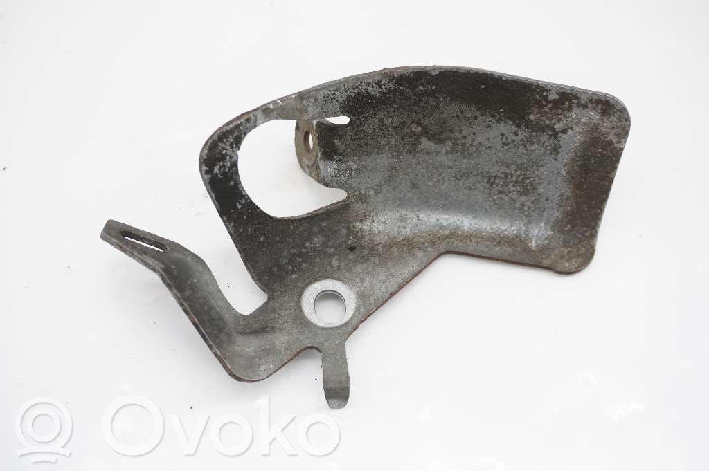 Volvo XC70 Support de pompe de direction assistée