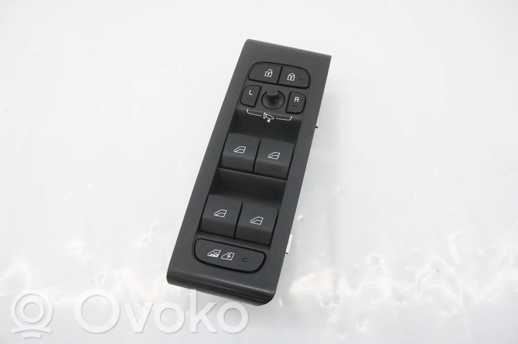 Volvo XC40 Electric window control switch 