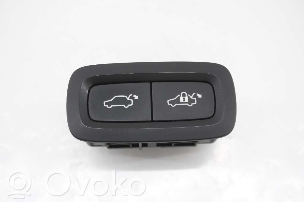 Tailgate/boot open switch button   31674801,31674801