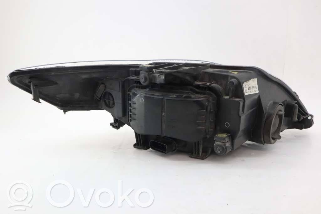 Ford Mondeo MK IV Lampa przednia 
