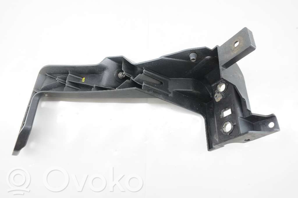 BMW 5 F10 F11 Soporte de montaje del guardabarros 