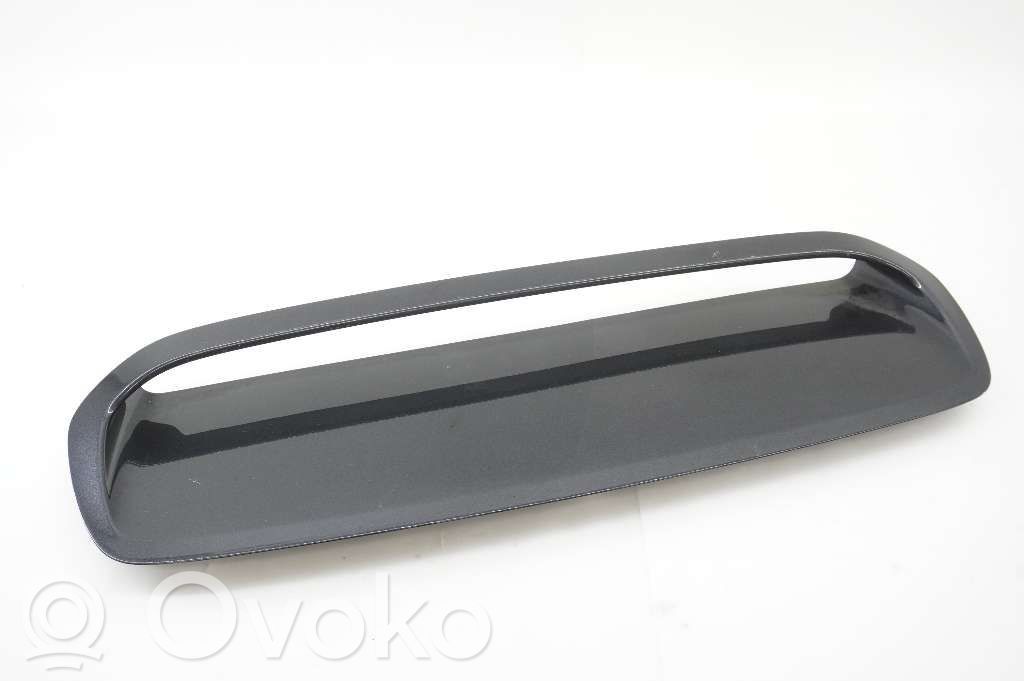Subaru Outback Kratka wlotu powietrza na maskę 