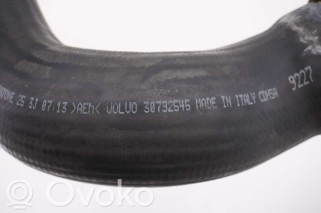 Volvo V70 Furtun/conductă intercooler 