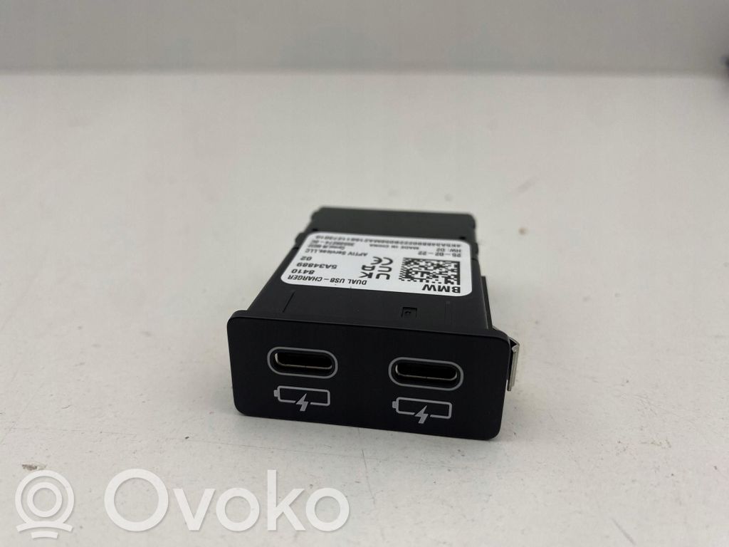 BMW X1 U11 USB socket connector 