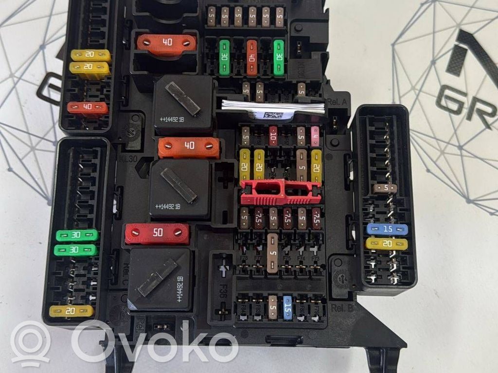 BMW 2 F45 Fuse module 