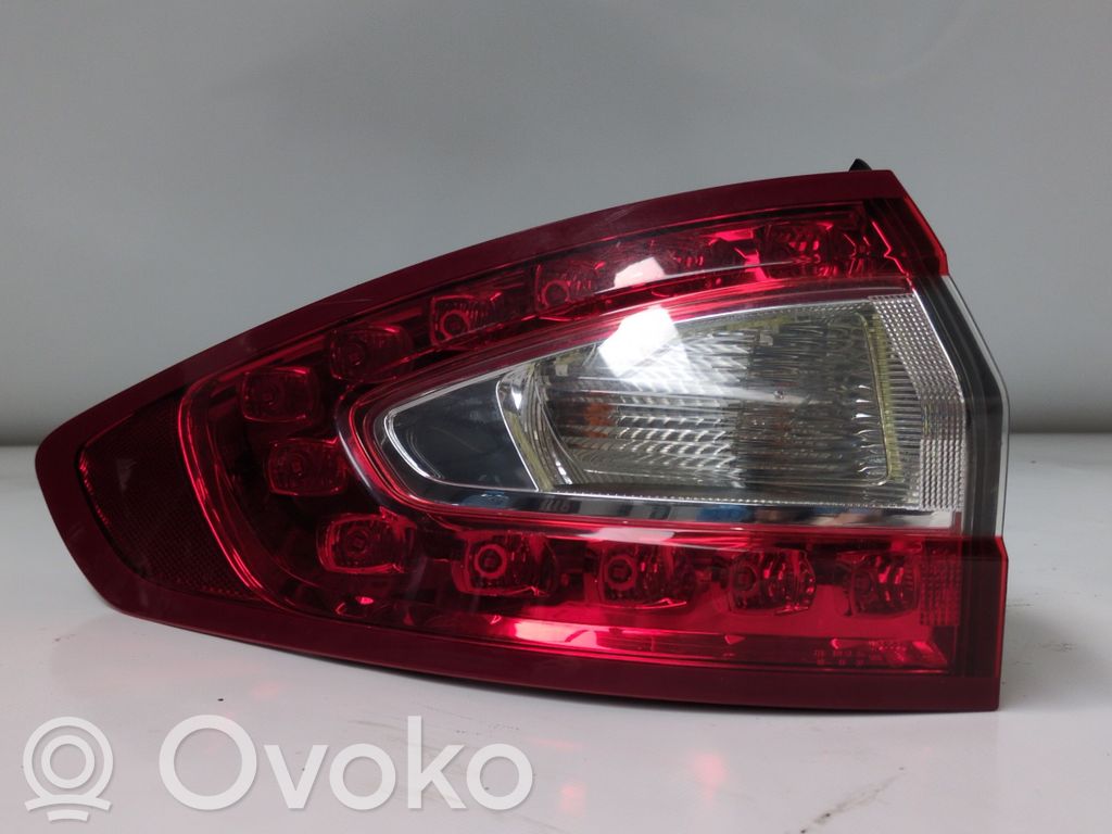 Ford Mondeo MK V Lampa tylna 