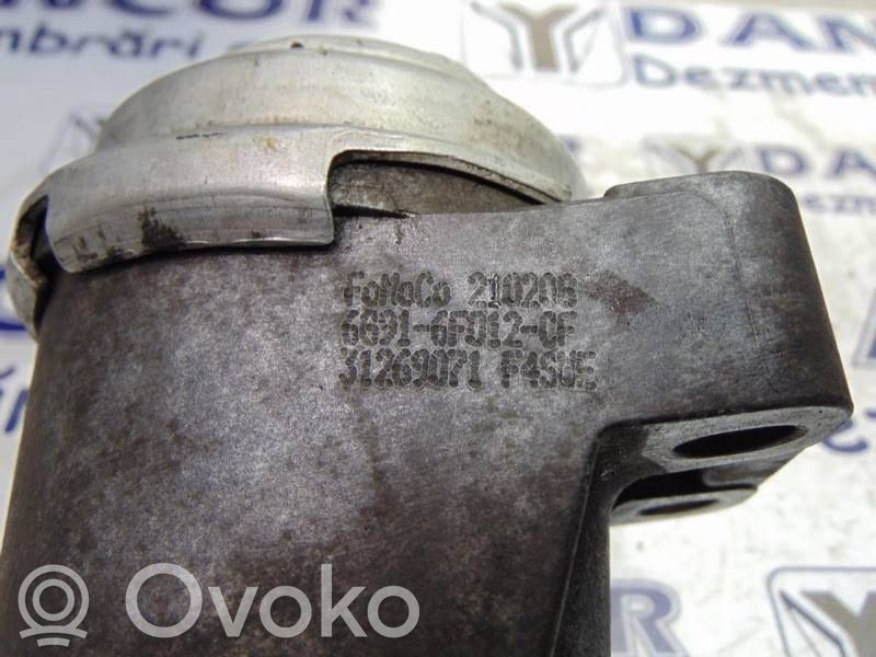 Volvo V70 Engine mount bracket 