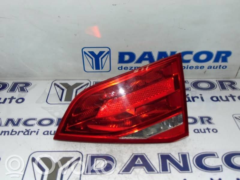 Audi A4 S4 B8 8K Aizmugurējais lukturis pārsegā 