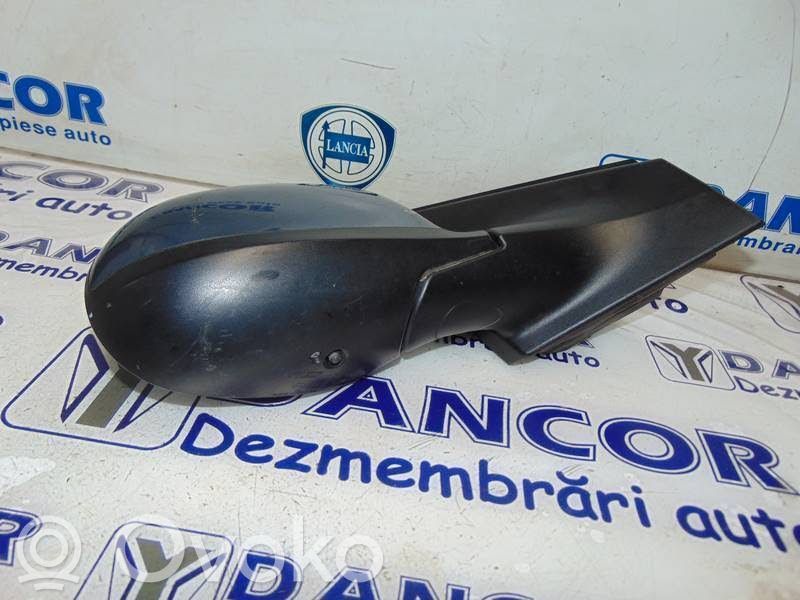 Elektryczne lusterko boczne drzwi przednich   735440832