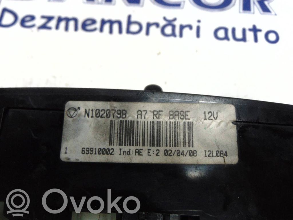 Peugeot 207 Climate control unit 
