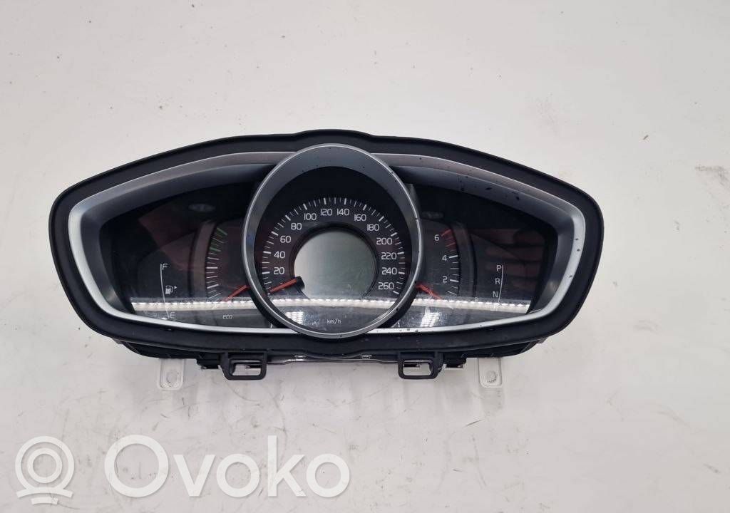 Volvo V40 Spidometrs (instrumentu panelī) 