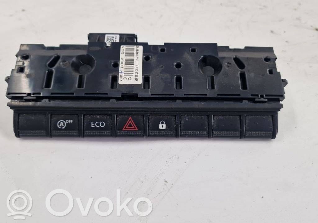 Renault Clio V Hätävilkkujen kytkin 