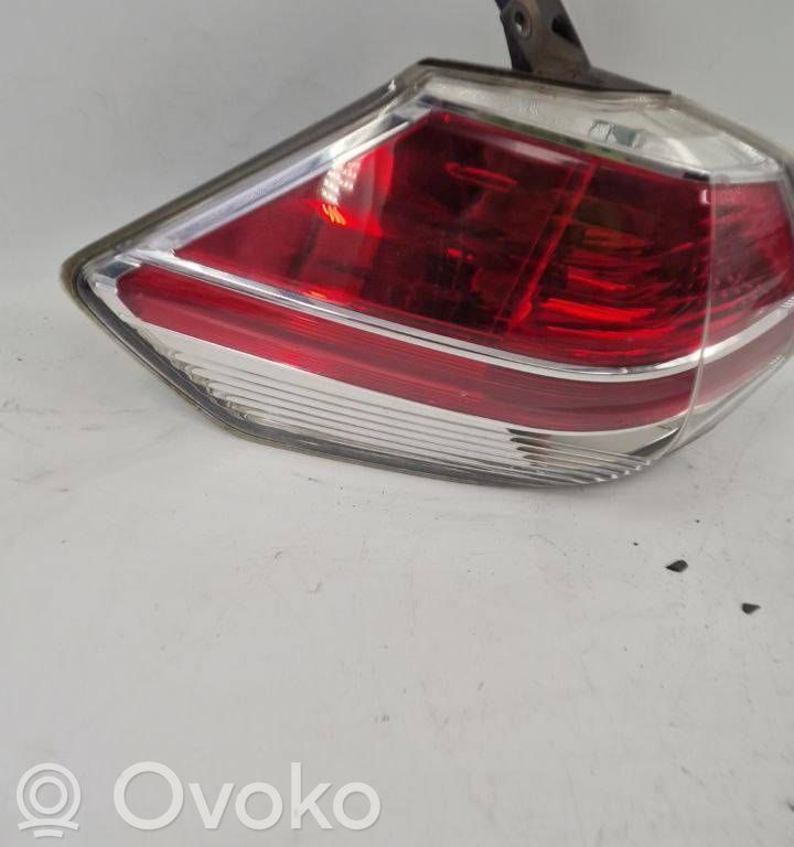 Nissan X-Trail T32 Lampă spate în caroserie 