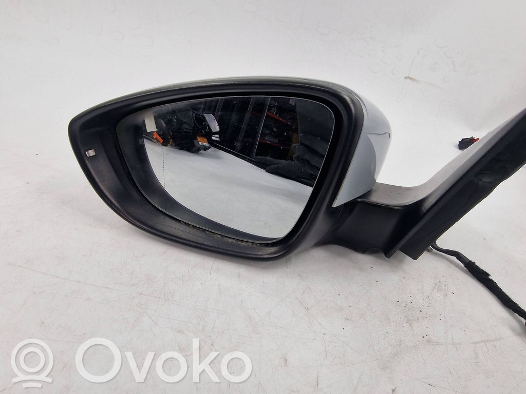 Volkswagen Jetta VI Elektryczne lusterko boczne drzwi przednich 