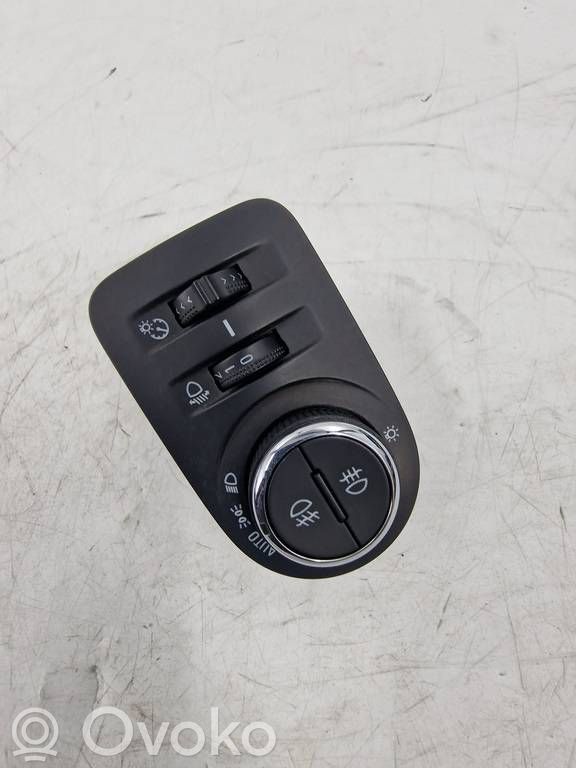 Opel Grandland X Light switch 