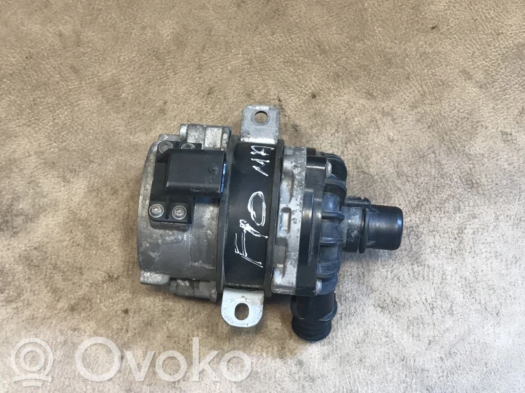 BMW 5 F10 F11 Pompa cyrkulacji / obiegu wody 