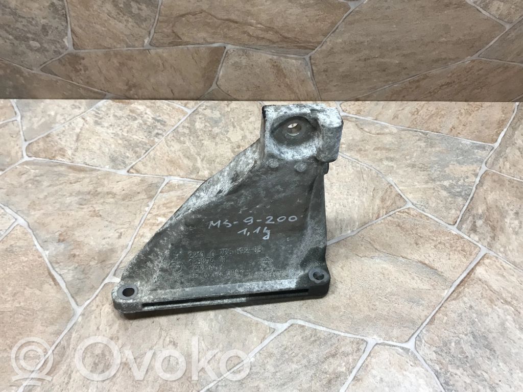 Engine mounting bracket   6786692