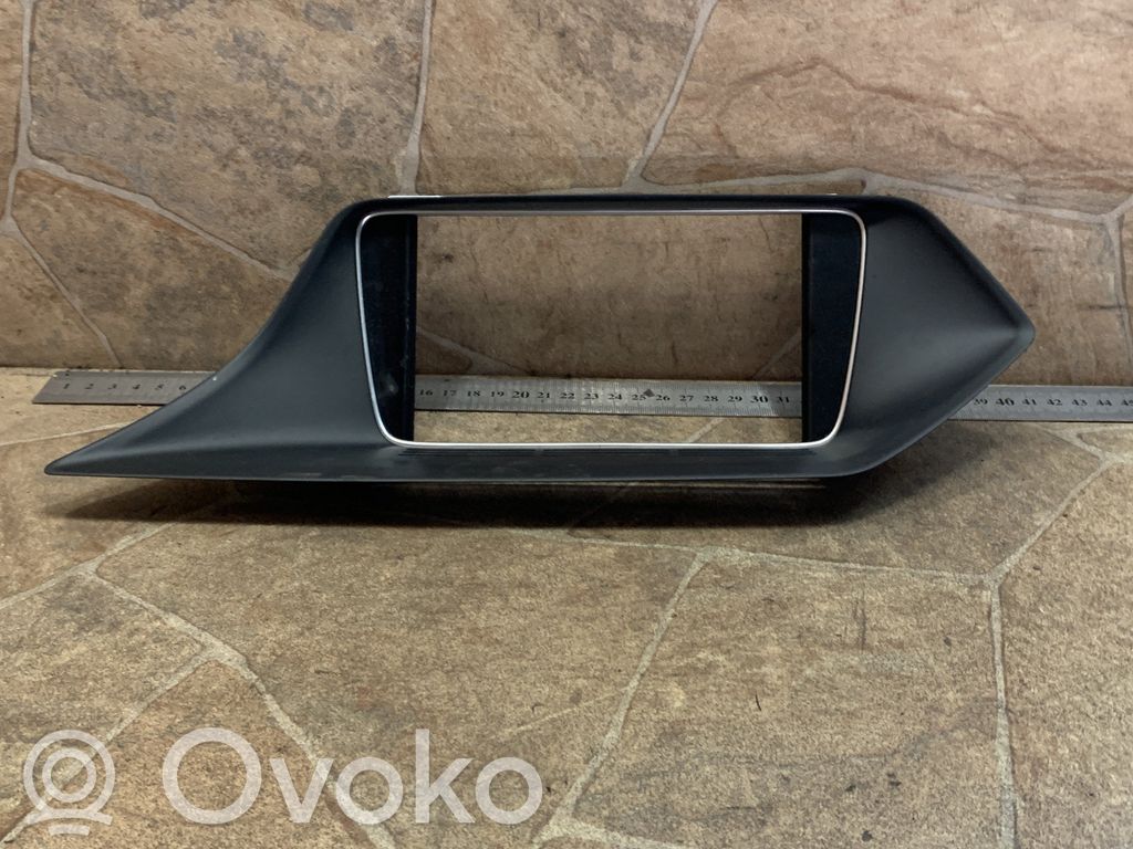 Mercedes-Benz E W212 Konsola środkowa / Radio / GPS 
